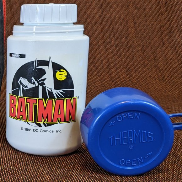 Price Firm: Vintage 1991 "Batman the Dark Knight" Soft Vinyl Lunch Box & Thermos - Picture 4 of 5